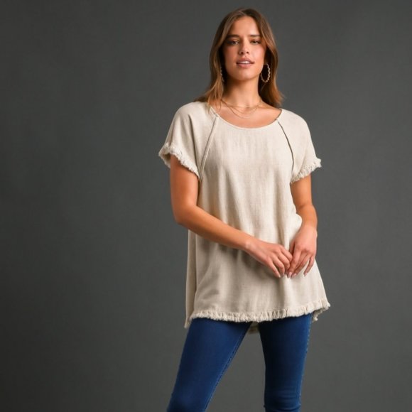 Umgee Linen V-Neck Lace Puff Sleeve Top main image 0